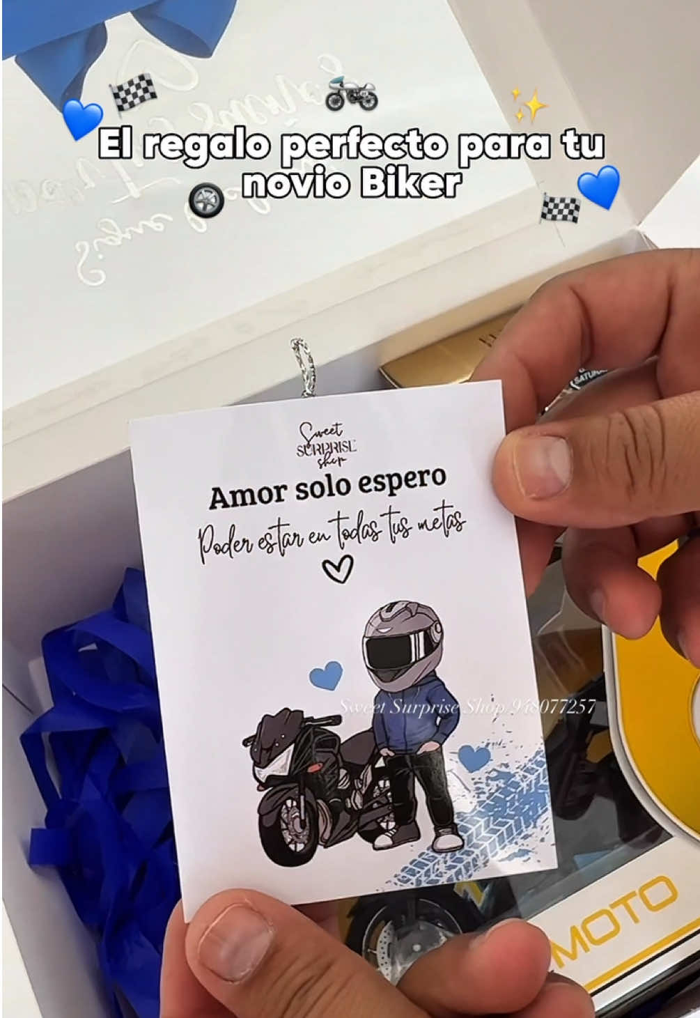 🏍️ Hoy en Sweet Surprise Shop preparamos un box único para esos novios que aman las motos 😍🔥 ¿Buscas un regalo original para tu biker favorito? Este detalle es ideal para sorprenderlo con algo personalizado y lleno de estilo 💥 Incluye: 🎁 Caja decorada con temática biker 🍫 Ferrero Rocher x4 🪪 Llavero en tarjeta personalizada 💌 Tarjeta con mensaje especial 🏍️ Moto de colección miniatura ¡con luces y sonido! Es un detalle completo, pensado para esos amantes de la velocidad que merecen algo fuera de lo común 💖 Perfecto para cumpleaños, aniversarios o simplemente para decir: “me acordé de ti y de tu pasión por las motos” 🏁 #regaloparanoviobiker #detallesparahombrequeamalasmotos #boxbikerpersonalizado #regalooriginalparanoviomotociclista #BoxBiker #RegaloParaNovio #MotosDeColeccion #BikerLover #DetallesPersonalizados #SweetSurpriseShop #RegalosConEstilo #TikTokMeLoMostro #ParaTi #IdeasDeRegalo #SomosUnaTiendaDeDetalles #ideaderegalo #piura #detallespiura #biker #regalospersonalizados #regalospersonalizados #detallespersonalizados #perú #detallespiura 