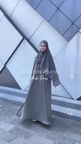 Oneset Noreen Abaya 🥳 Oneset viral dengan motif brukat ini bener bener cantik banget🥰 Dan sekarang warna Ash Grey ini sudah bisa di CO ya Safa🫶 #farrasi #abaya #dress #abayastyle #onset #pashmina #brukat #lebaran #viral #fyp 