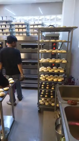 para pejuang rupiah...#kebumen #fyp #donat #rotimanislembut #pejuangrupiah#baker 