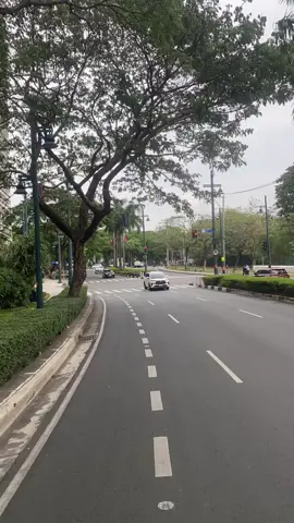 Today felt like a roller coaster I walked so much around BGC, my legs want to quit and my body might just fall apart! #bonifacioglobalcity #bgc#marketmarket #friends 