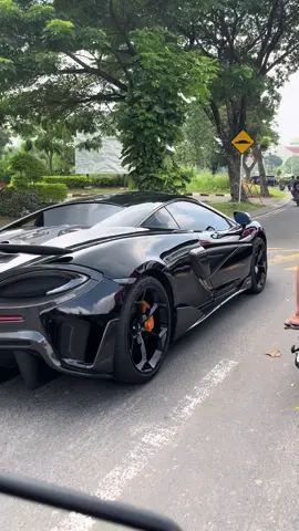 Normal Day in Surabaya Barat 🥶 #mclaren600lt 