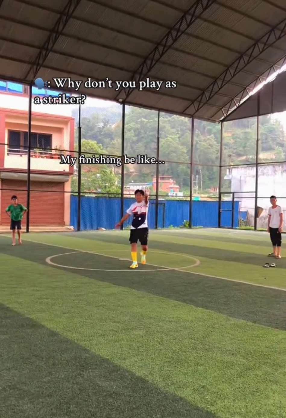 Lag gâya but la*da🤣 #fypシ゚ #viralvideo #footballer #goviral #culers #footballlover 