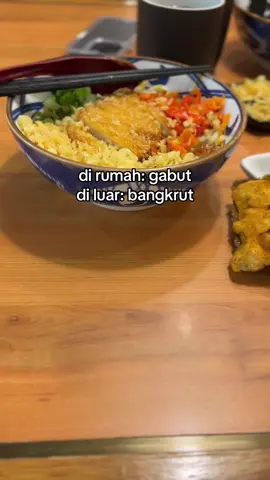 keluar minimal dua lembar cepek lah😭