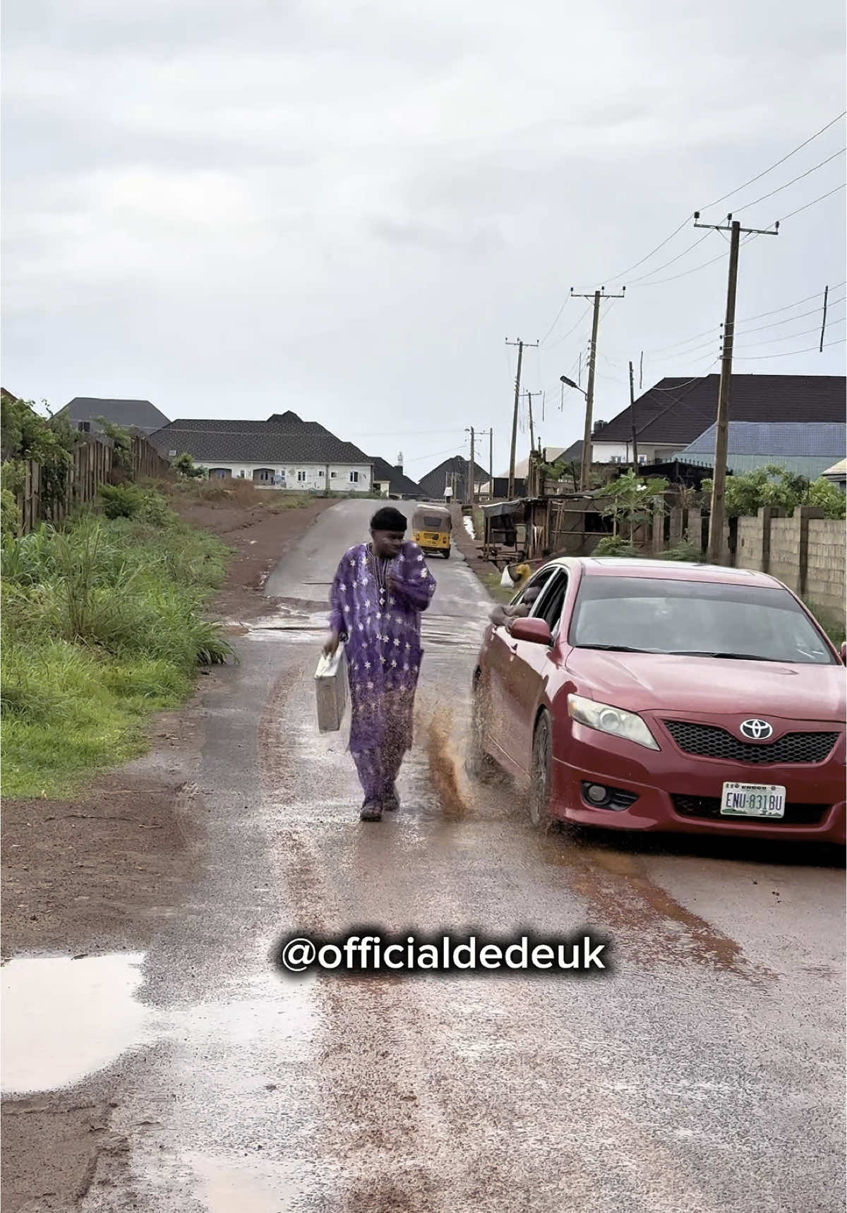 They Don’t Know Me😳😂😂 #dedeuk #fyp #ourwife #ourwifeseried  W/ @Sliding guy🧎  @MUSIC LYRICS NARATOR  @KraksTV @Pulse Nigeria 
