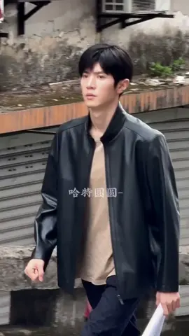 30.05.2025 🎥 ถ่ายทำวันที่ 43 🎬 ซีรีส์เรื่อง : 把黑夜点燃  🎬 ชื่ออังกฤษ : LIGHT THE DARK 👷🏻‍♂️: เฉินเจ๋อหย่วน  รับบท : ChenZan 陈善 เฉินซ่าน ##เฉินเจ๋อหย่วน##陈哲远##ติ่งสายเปย์##ดาราจีน##chenzheyuan1996fckwan#ChenZheyuan