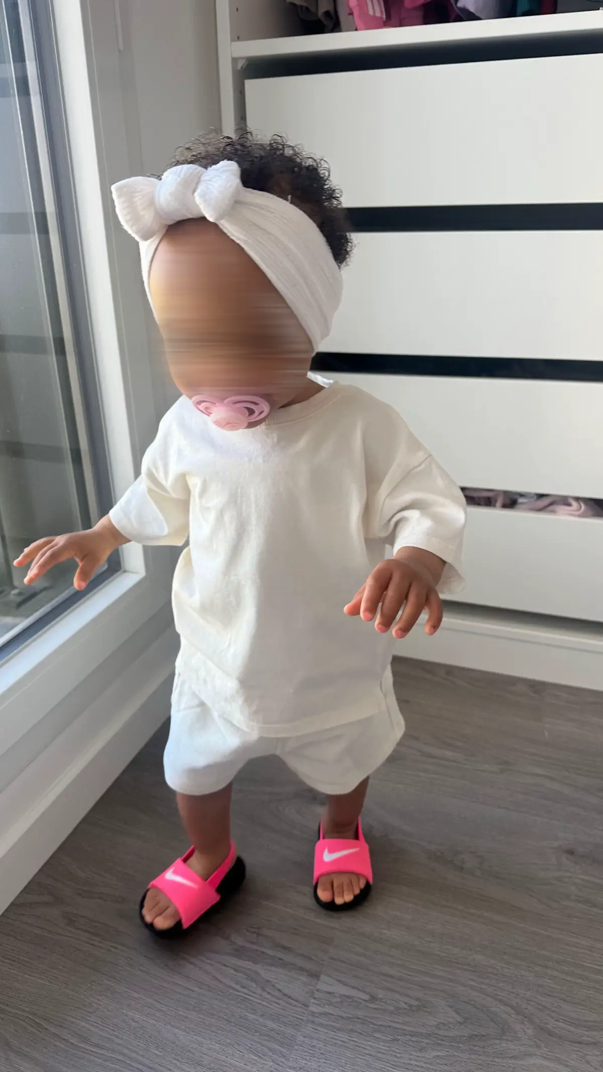 #sun #babygirloutfit #fyp #pourtoii #babylook #baby #babyootd #lookdujour #babyclothes #outfitoftheday #toddlerfashion #kiabi #nike 