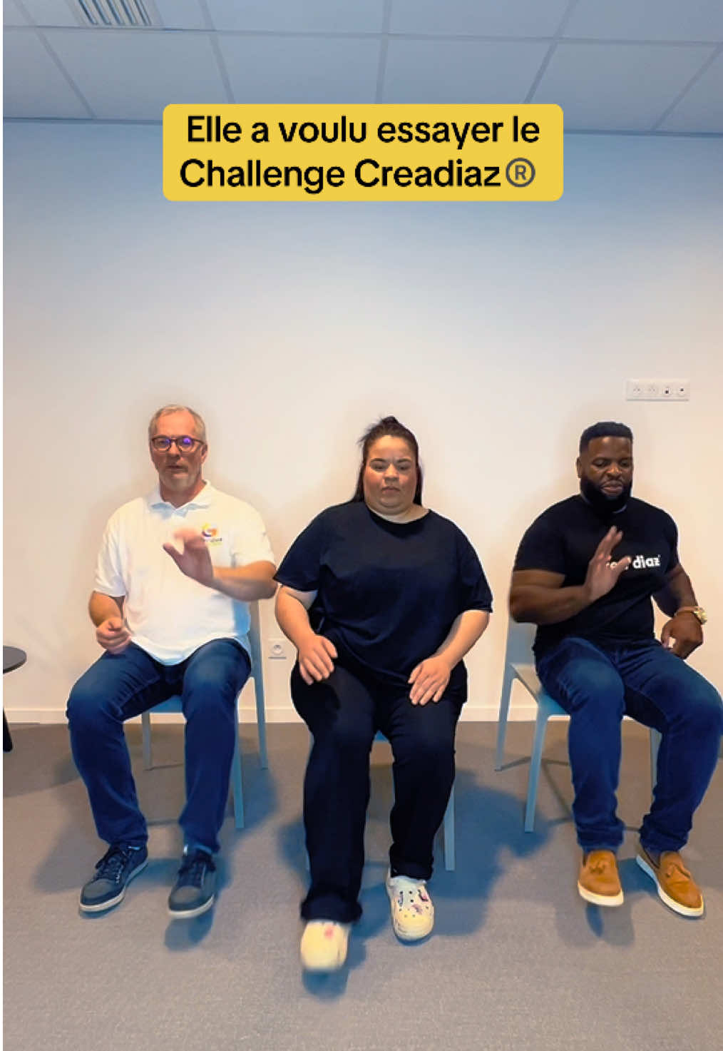 Elle a voulu essayer le challenge #creadiaz #pourtoi #fy #fyp #pourtoipage #programmesurchaise #LeftRightChallenge #duo #viral 