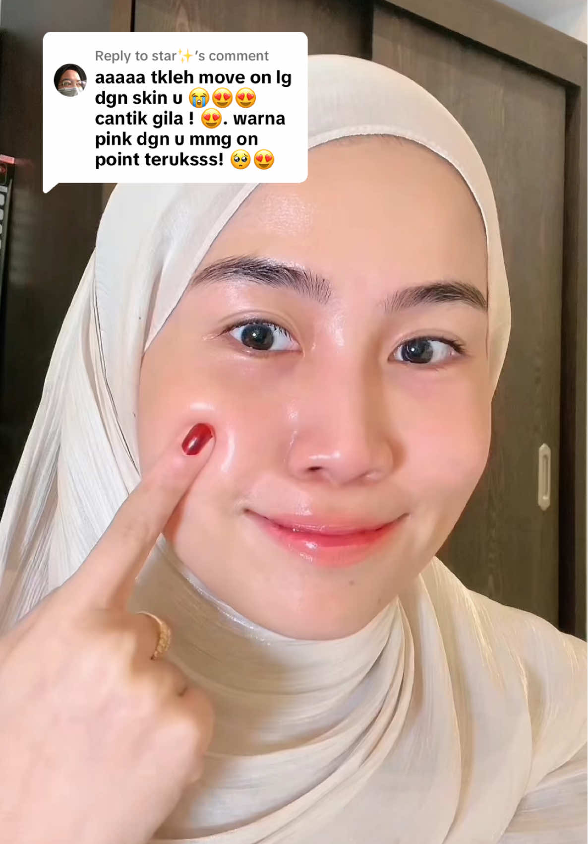 Replying to @star✨ Who need sheet mask every night ?! Lepas 20 mins rasa hydrate, bangun pagi toink toink skin. Tapi kalo I buat night mask camni, selalu guna Glad2Glow Pomegranate  #glad2glow 