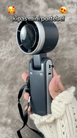 cakep banget desain nya, praktis di bawa kemana manaa😍 #kipasanginportable  #wibgajian  #fyp  #anginkencengbngt😣 