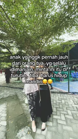 sedihh😕#fouryoupage #fyp #trending #masukberandafyp #katakata 