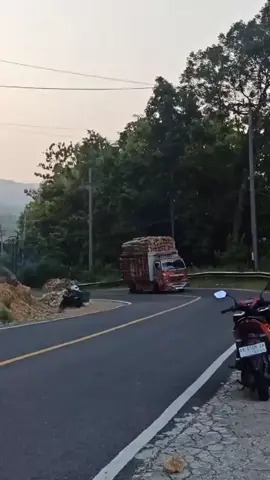 suka bermain tapi tidak suka main-main 😋#fypage #truckdriver #fyppppppppppppppppppppppp #sopirtruckindonesia🇮🇩 #albasiawood #pacitan24jam 