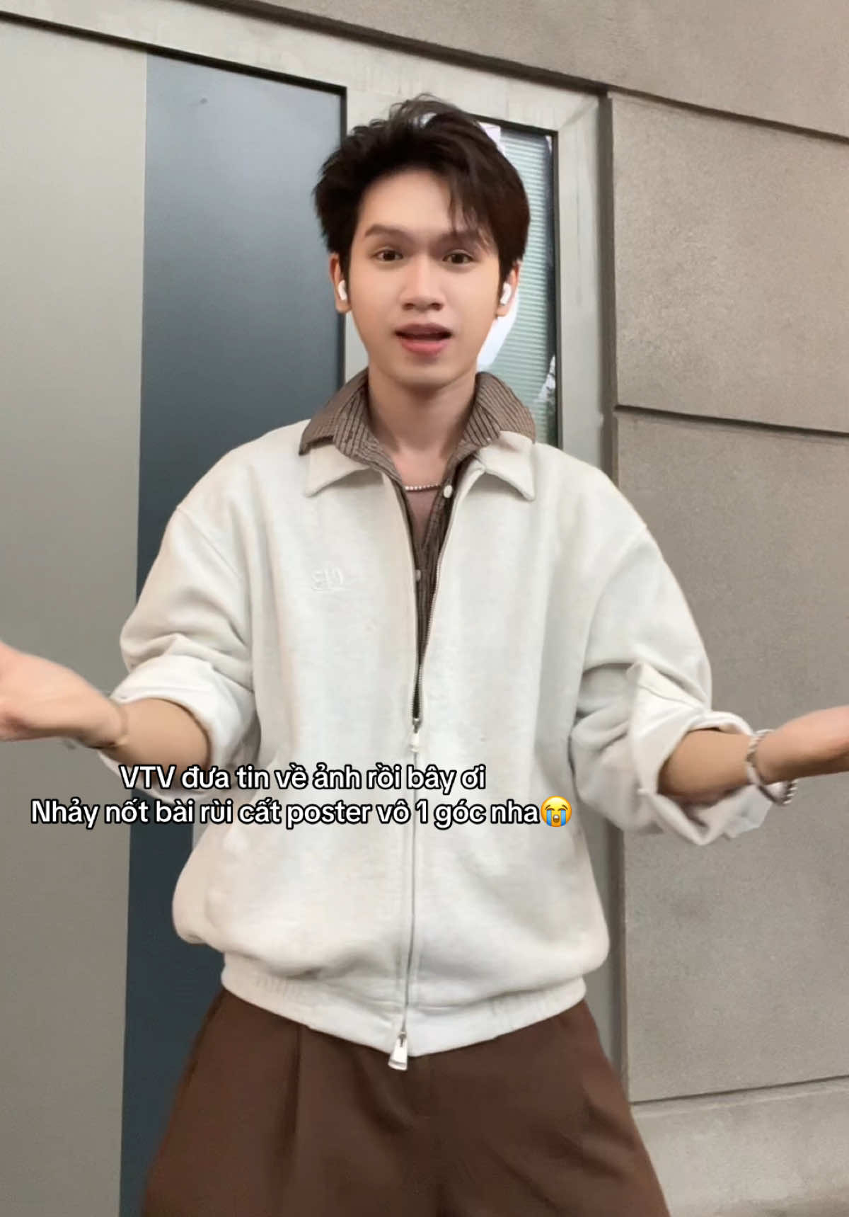 Đóm lúc sáng lúc tịt 🐝