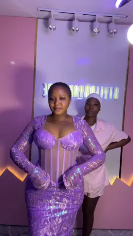 The most hilarious fitting session ever 😹😹😹 #fashiondesignerinogunstate #foryoupage #videoviral #fyp #blowthisupforme #explorepage✨ #fypシ゚ #goviral #fashionhouse #fashionhouse #trendingvideo #fashiondesigner 