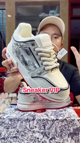 Đôi giày sneaker “Rắn” hottrend của năm nay đây ạ, nhanh tay sắm ngay 1 đôi nhé #manhgiay #manhbangiay #giaynam #giaythethao #giaysneaker 