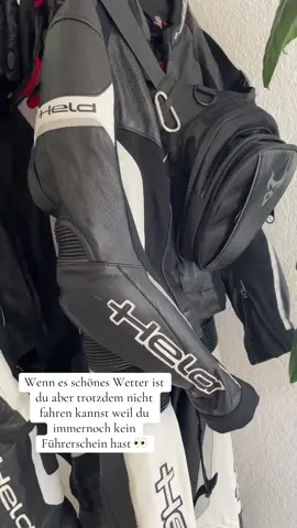 Schönes Wetter 😌  #fyp #biker #bikers #bikergirl #lustig #bikerlife #held #leder #schöneswetter #cry #motorrad #help 