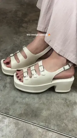 ganda nia pa paa pag nkasuot na 😮‍💨 #wedgesandals #platformsandals #chunkysandalsforwomen 