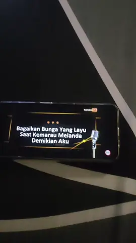 karaokean dulu di kamar😄 #ekspresikan2025 #karaoketiktok 