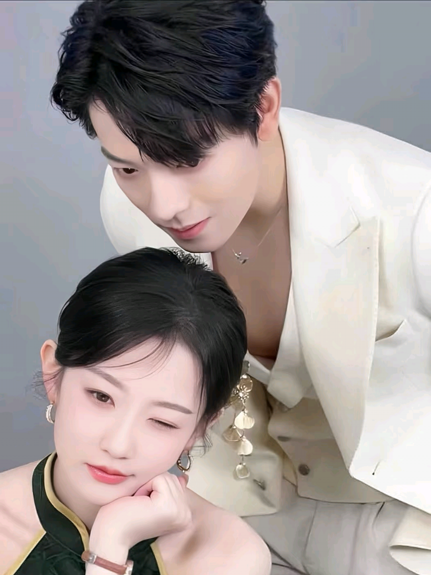 Pemotretan drama ke 8 diposting hari ini, 30 Mei. Banyak yang bilang mirip foto prewed 😆 Judulnya untuk saat ini 