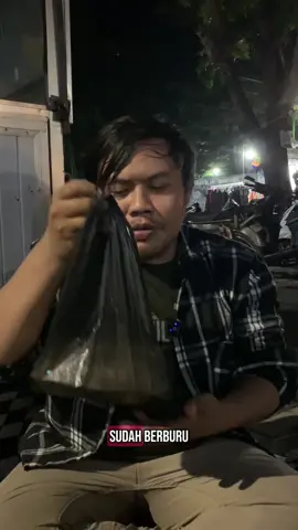 Carfreenite Taman Kota Gerung (24-05-2025) jalan jalan bersama keluarga menjadi tempat berburu kuliner #girimenanglombokbarat #lombok #lomboktiktok #lobar #kuliner #tamankotagerung #lomboktiktok_fyp #lombokbarat #gerung #lombokvirall🌴🌴 