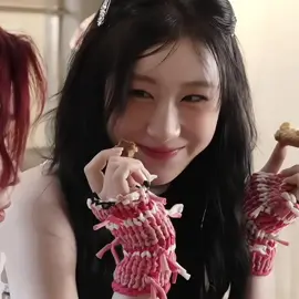 She is soooo cute 😭✨🌈 protect her at all costs 🤏👶 #chaeryeong #leechaeryeong #itzy #fyp 