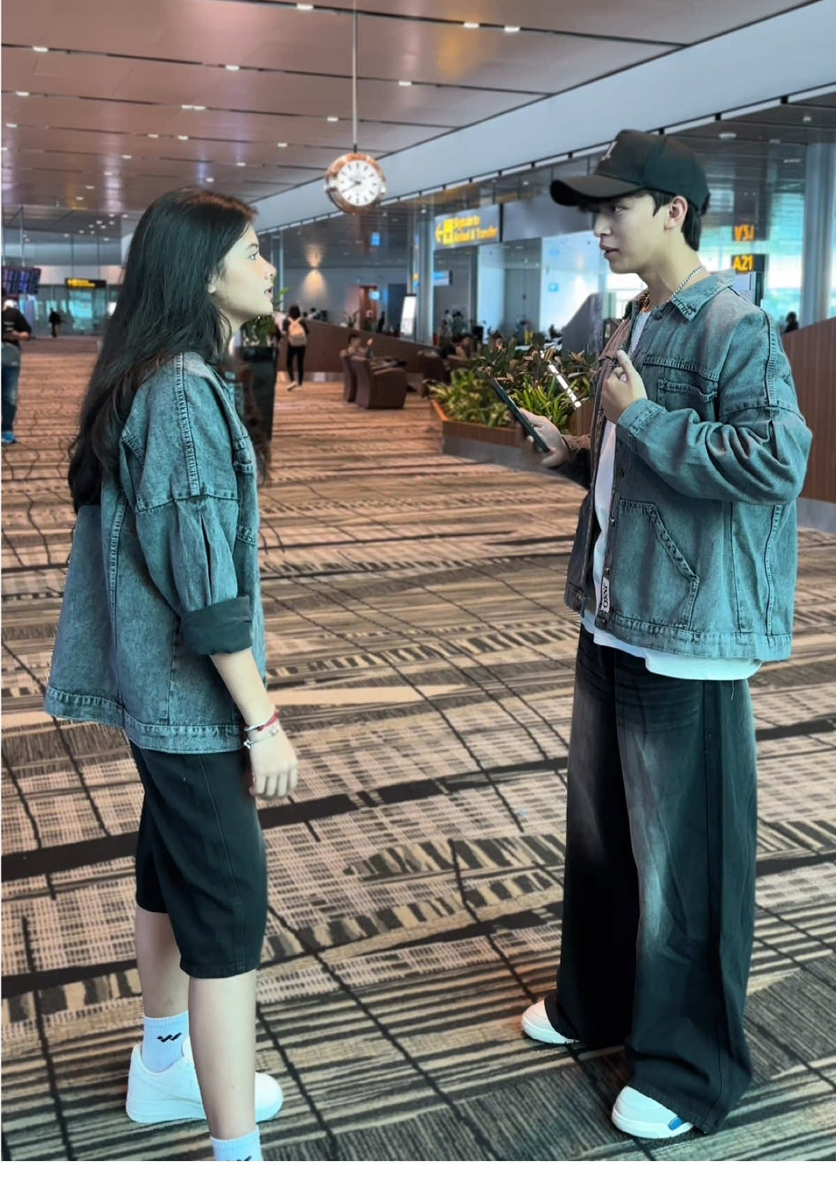 Iseng bangett si Mala ke ayang 🤣😘 #WIBGajian #Guncang66SpesialGajian #Guncang66 #TiktokShopOOTD #JinisoEntertainment #Jiniso #jeansviral #jinisojeans #bestsellers #jeanshighwaistmurah #racuntiktokshopmurah #jeanswanita #fyp