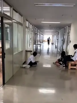 移動教室だるくてチャリ移動したら停学になった友達 #ハンターに見つかる瞬間 #移動教室の裏技 #底辺高校あるある #高校生 #面白い 
