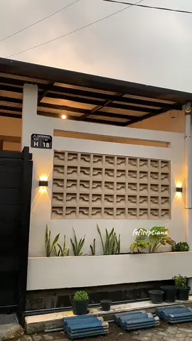 rekomendasi lampu yang awet tahan lama versiku🥰 #inspirasiterasrumah #terasrumahsubsidi #rekomendasicatexterior #lampudinding #lampuoutdoor 