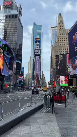 Welcome to New York City 🇺🇸❤️ #Newyork #lifeinamerica #viral #america #usatravel #usa🇺🇸 #travelwithme #foryoupage #newyorkcity #fyp #usa🇺🇸 