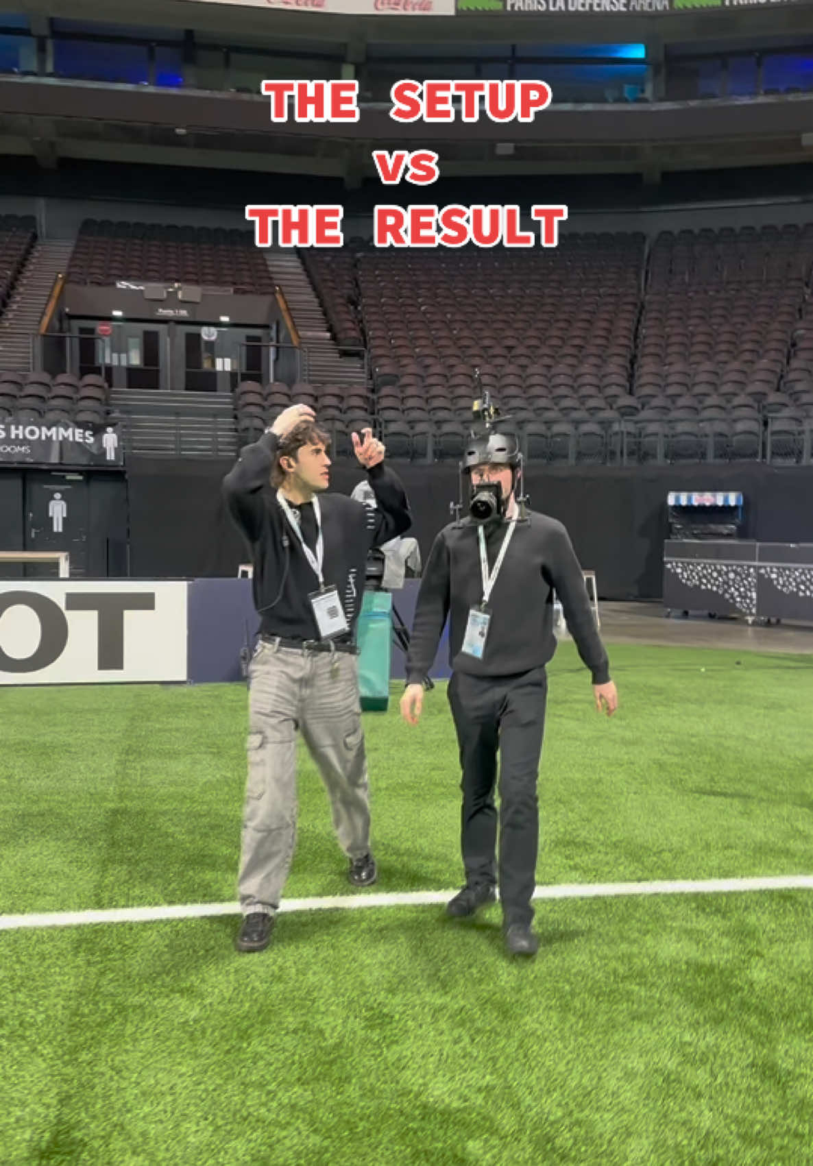 Behind the scenes de notre tournage à @Paris La Défense Arena durant le match du @Racing92 👀🎥 #behindthescene #backstage #setupvstheshot #cinematic #pov #videographer 