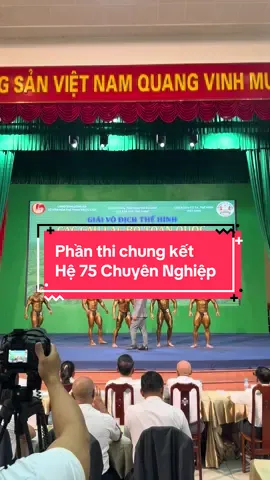 Phần thi chung kết hạng mục đến 75kg hệ chuyên nghiệp . 30/05/2025 . Chúc mừng các thí sinh đã hoàn thành xuất sắc phần thi.  #cupclbtoanquoc2025  #naturalcoachingonline  #TuấnHamez  #thidauthehinh  #HanoiMuscleTeam  #tuanhamezcoachingonline #gym 