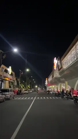 Terkadang Kita Perlu Keluar Sejenak Untuk Sekedar Mencari Angin Malam🍃#kebumen #kebumen24jam #kebumenkeren #kebumenpride #kebumenberiman 