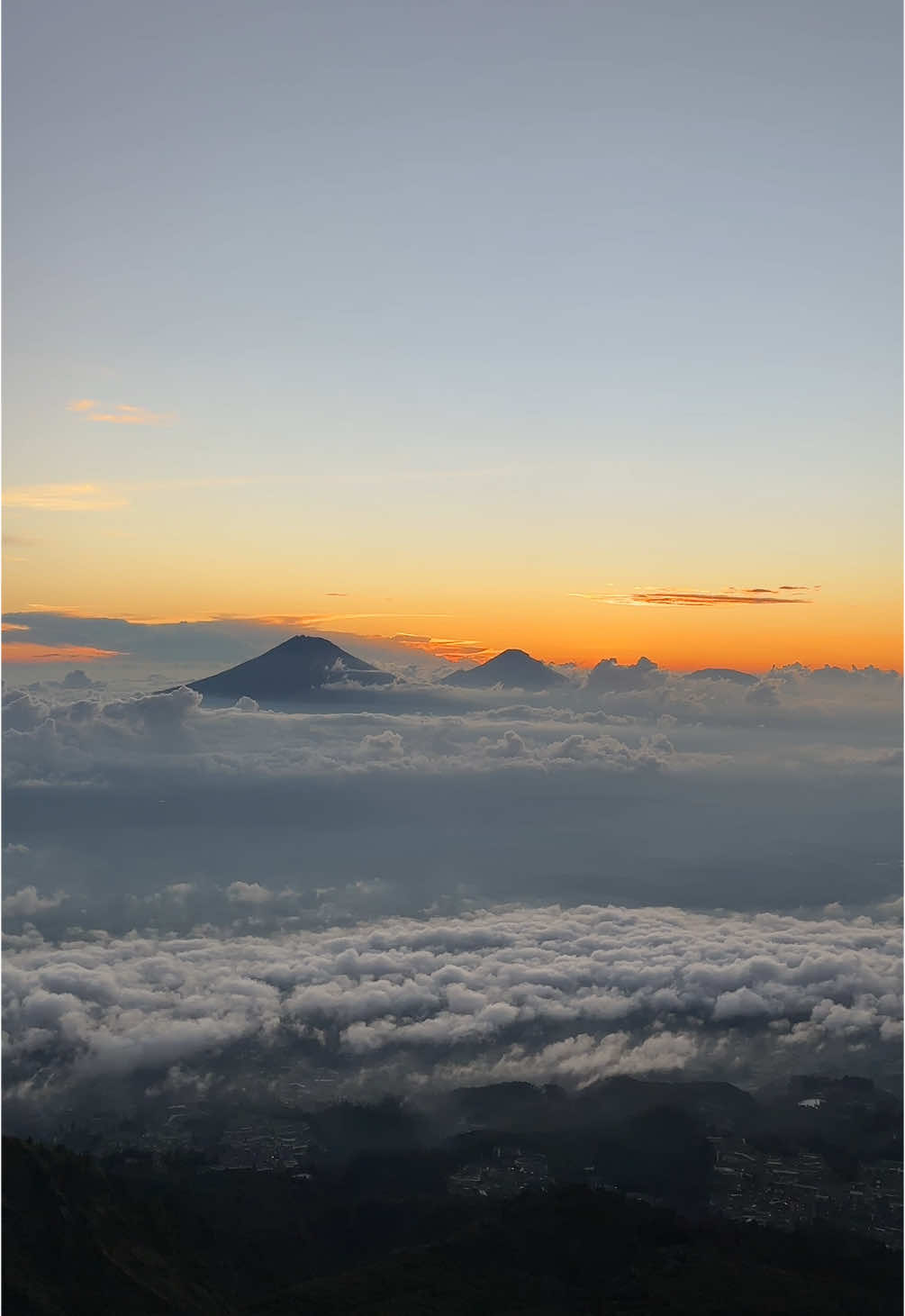 sunset merbabu emang tidak pernah gagal #merbabu  #merbabuviathekelan 