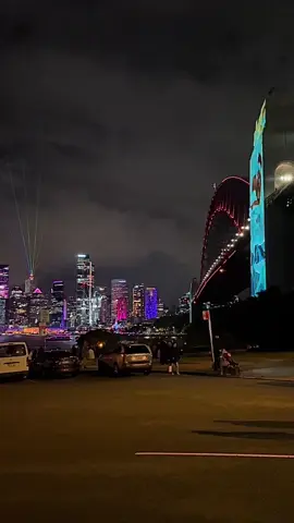 📍Sydney, NSW✨😍 . . . #Sydney #VividSydney2025 #vivid #sydneyvivid #vividsydney #feelnsw #vividlights #sydney #australia #nsw #harbourbridge #lights #operahouse #bdgirl #mr_mrs_ayat 