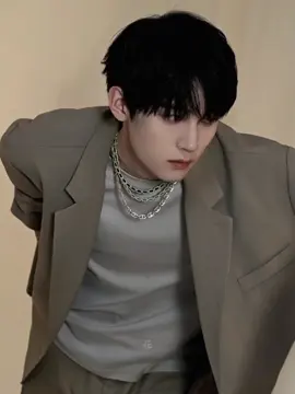 so handsome 😭  #周翊然 #zhouyiran #zhouyiran周翊然 #chineseactor #chinesedrama #cdrama #chineseboy #xyzbc #fyp 