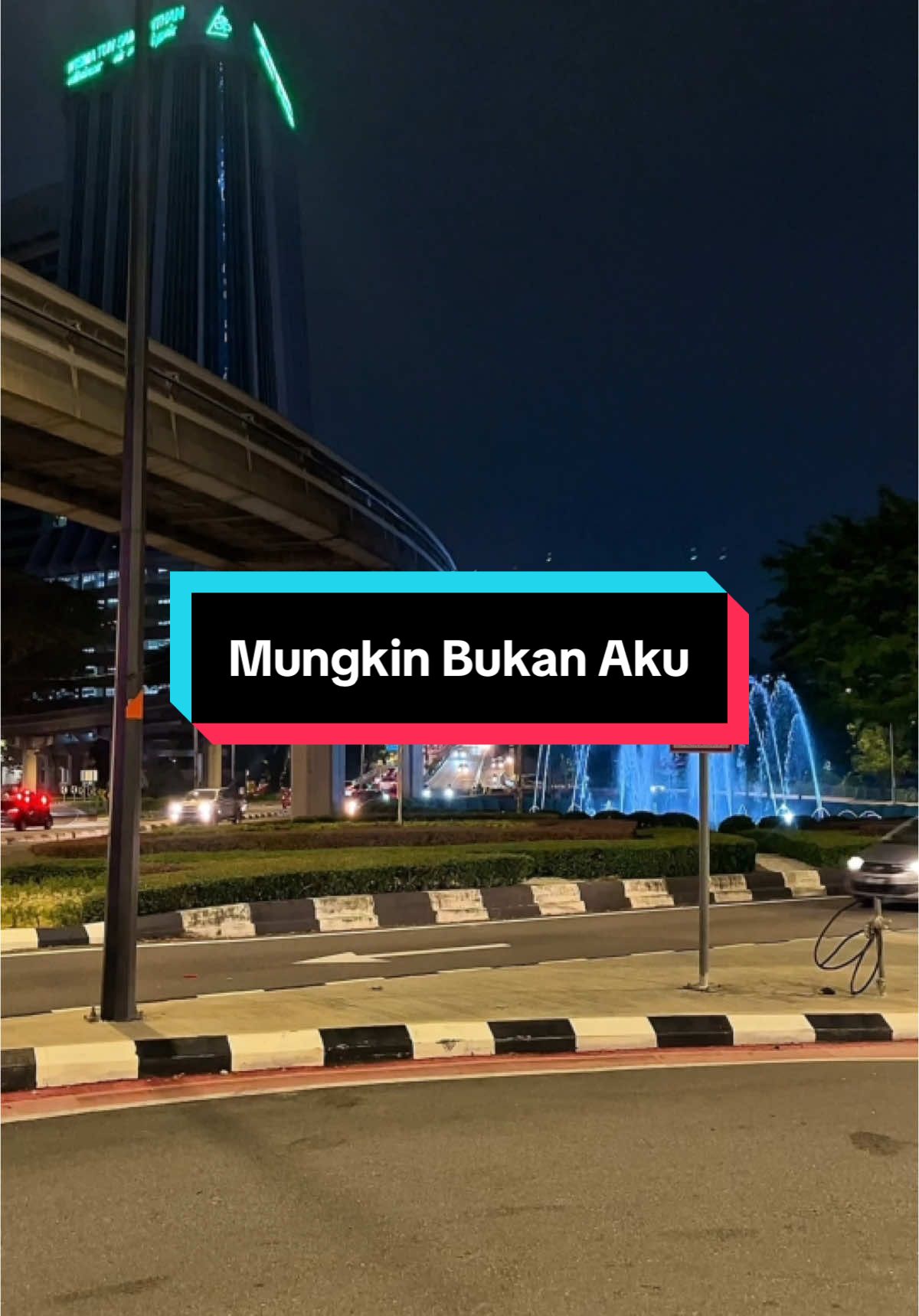 #mungkinbukanaku #lyrics #xyzbca 