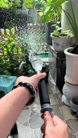 Chắc chắn  , dây bọc dù , đầu vòi bằng nhựa , dùng cho máy bơm rửa xe hoặc nước trực tiếp từ thuỷ cục sẽ phát huy được tối đa sức mạnh , với nước từ bồn chứa thì vòi chỉ phun nước yếu #tomobox77 #tomobox #GardenHoseSet #BộỐngTưới   #FabricHose #DâyBệnVải   #WaterSprayNozzle #ĐầuVòiXịt   #CarWashTool #RửaXeTiệnLợi   #GardenTools #DụngCụLàmVườn   #FlexibleHose #ỐngMềmDẻo   #HighPressureSpray #XịtÁpLựcMạnh   #MultiFunctionNozzle #VòiXịtĐaNăng