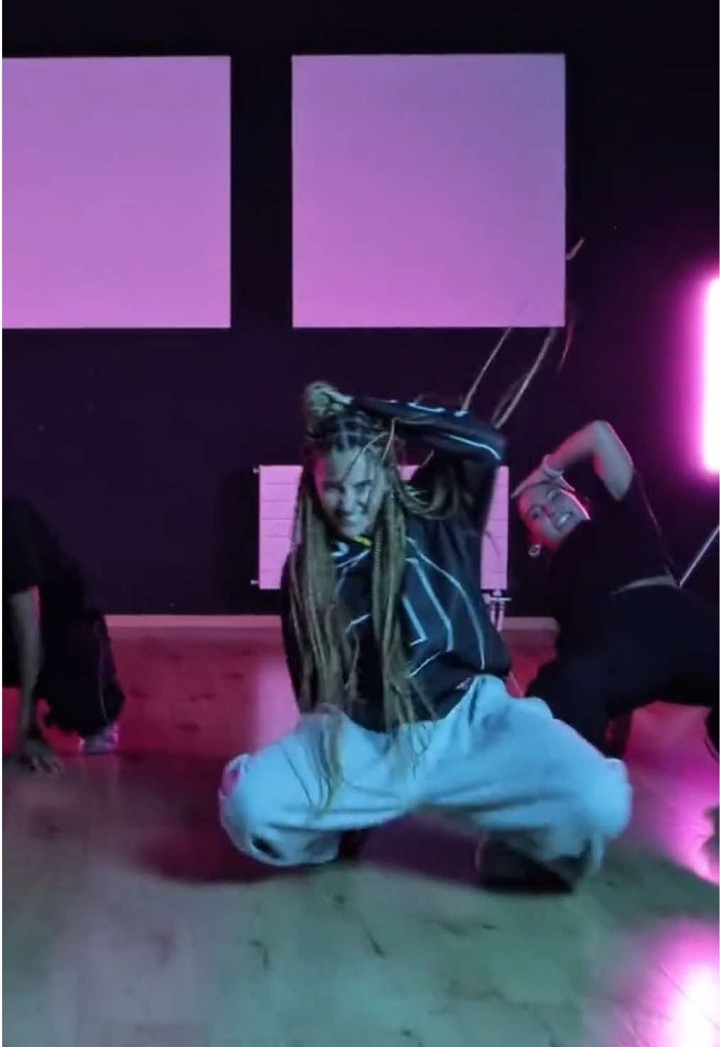 🦅  Dc: @VALENTINA OGB  Place: @VeviOGB @theblackbox.studio  Video: @Danil Malik  Music: Eagle Energy by @sango #fyp #fy #fyppp #fürdich #dance #dancer #basel #switzerland #hiphopstyle #eagleenergy #sango 