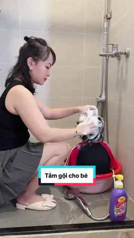 Tắm gội cho bé 2 trong 1 #suatamgoitreem #wiprongaygiadinh #tiktoksuperbranday #hang4con 
