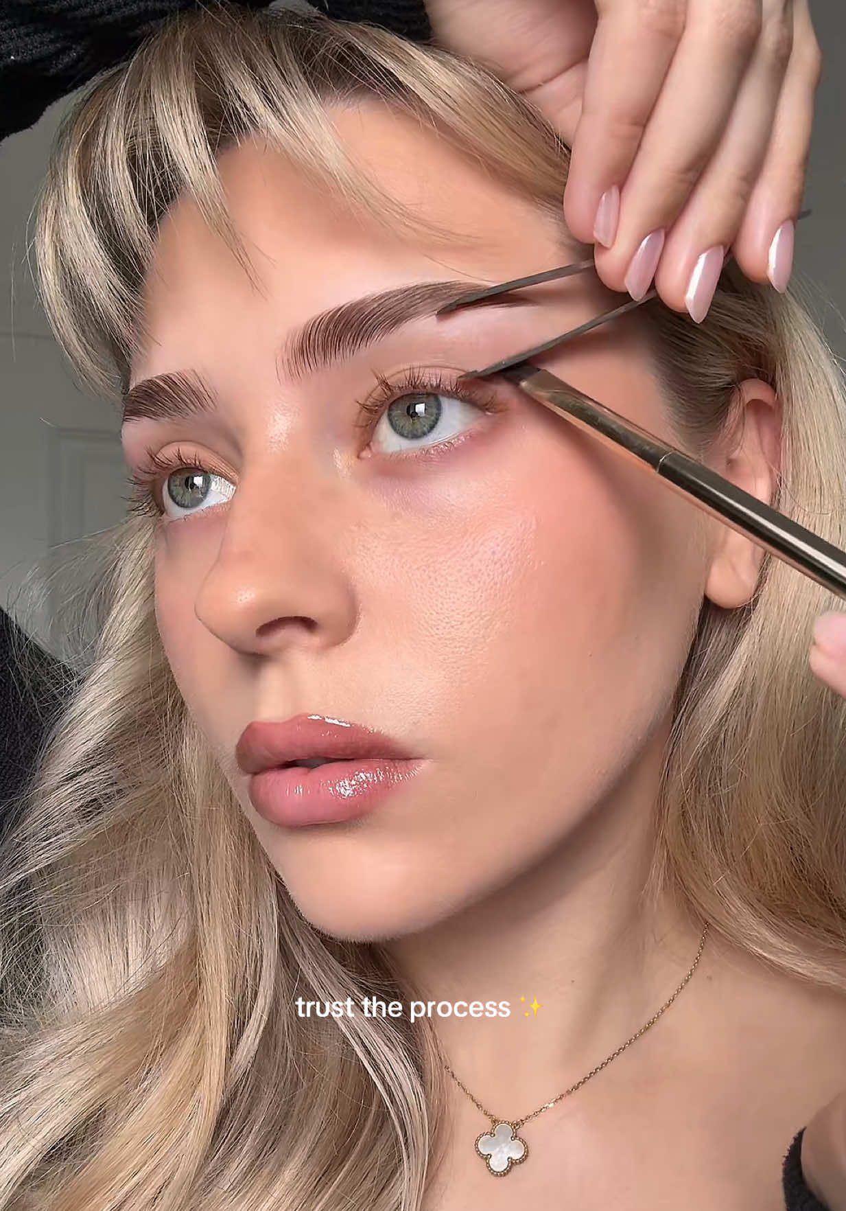 trust the process✨✨ following @Anna Beauty Creator tutorial 🫶🏼 products i used: @Huda Beauty creamy obsessions greige eyeshadow palette  @urban decay moondust sparkly shadow in shade cosmic  @Maybelline NY sky high mascara in brown  #makeup #beauty #makeuptips #beautyhacks #eyeshadow #makeuphacks 