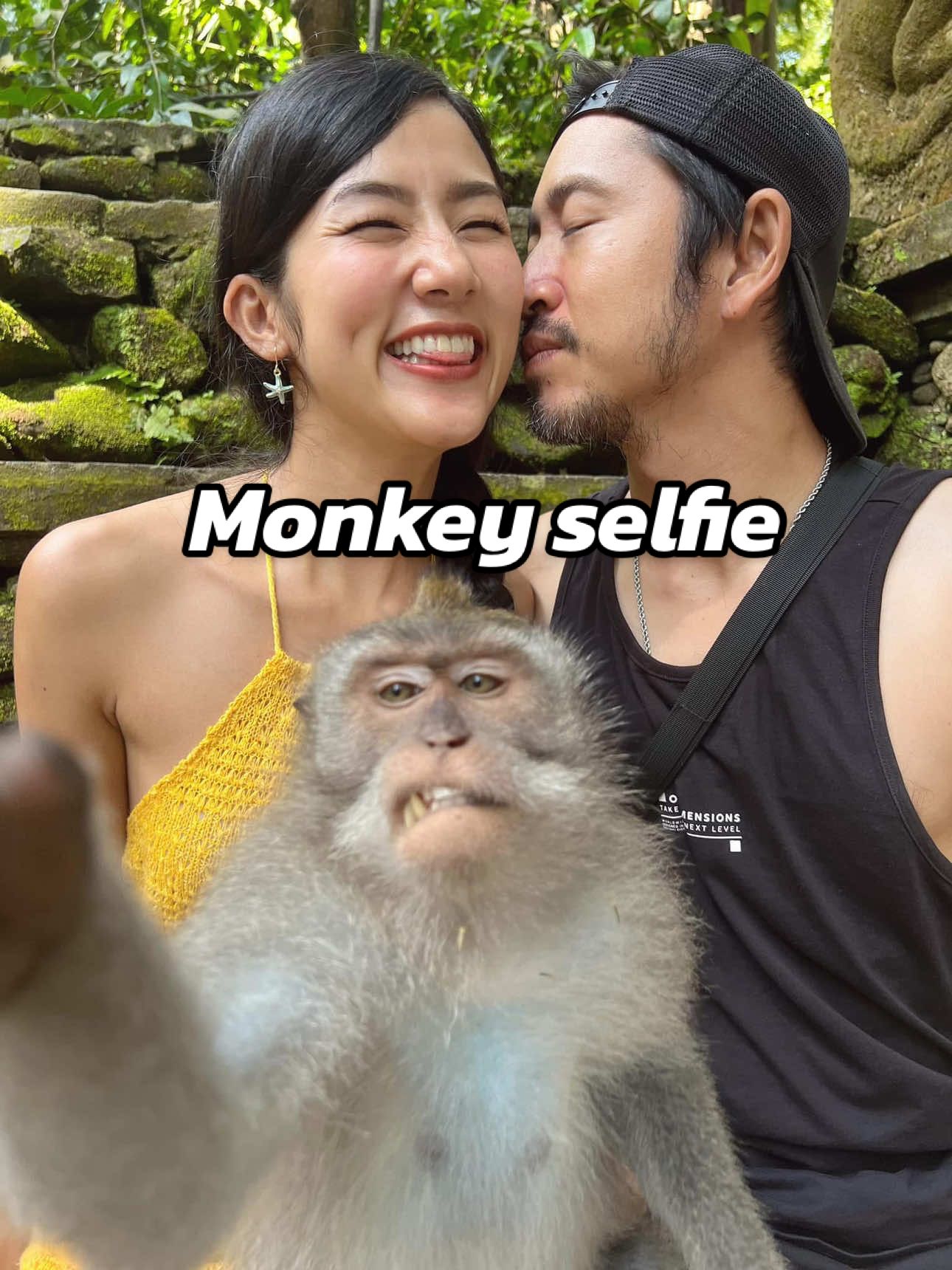 Monkey selfie น้องบอก เหม็นความรัก ไปเที่ยวบาหลีกันค่ะ #บาหลี #bali #tiktoktravel #indonesia #monkeyselfie #monkey 