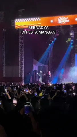 Performance Bernadya di Acara Pesta Mangan Kota Serang #infosudutbanten #wargabanten #serang #serangbanten #kotaserang #kotaserangbanten #seranghits #serangpride #serangraya #serangkota #wargaserang #jaseng #wongserangbanten #banten #bantenpride #fyp #fypシ゚ #fypp #fypdong #fyppp #fypツ #fypgakni #fypsounds #fypviralシ #fypviralシviral #fypviraltiktok #bernadya #konser #pestamangan 