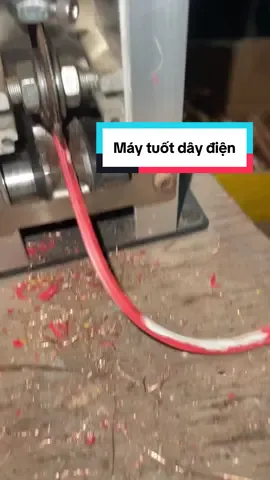 Máy tuốt dây đồng cho anh em về làm mùa mưa nha..#votruongdmx #longxuyen #dienmayxanh #donghedienlanh #tuotdaydien 
