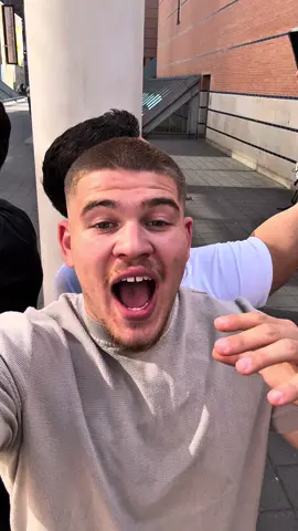 Wer folgt ist ein Löwe 🦁  #comedy #viral #antonakki 