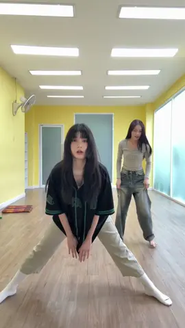 เบื้องหลังของคลิป cool poses for duo งับ55555 @ปอจอชอบกินเคบับ  #mable_siriwalee  #pangjiewr  #clairebell  #minepeople 