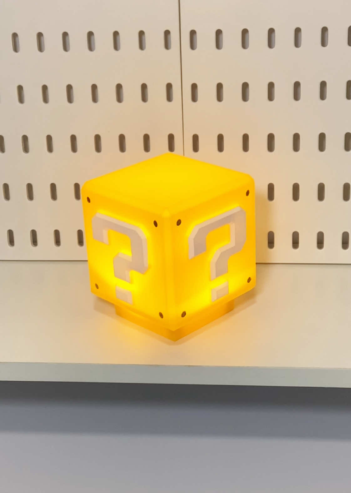 Super mario fans wer u at? Another cute lamp ⭐️ 💡 #supermariobros #supermario #supermarioworld #supermariolamp #supermarionightlight #supermarionightlamp #cutenightlight #cutenightlamp #nightlamp #nightlampideas 