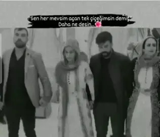 Kenarı oyalı yazma olsaydım, alnından dökülen terine karışan.🌼✍️🙇‍♂️ #keşfet #şiir #fypp 