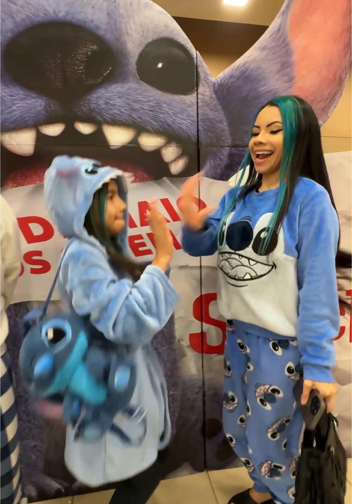 Fomos assistir filme de stitch de pijama 