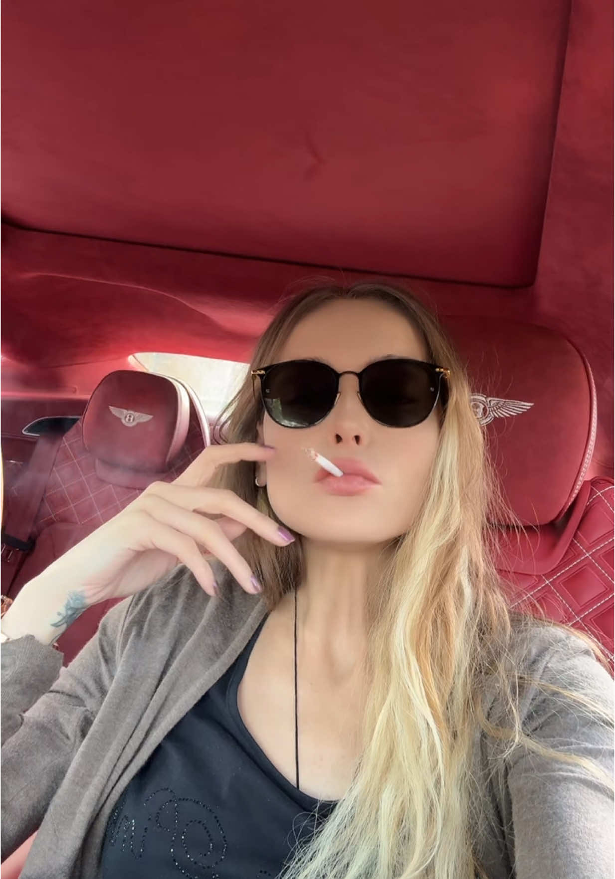 Smoking 🚬 kills #snejanaonopka🇺🇦 #snejanaonopkareal #fashion #mood 