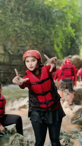 #CapCut mendapatkan foto yg indah tentunya banyak perjuangan yg harus di lewati dulu.  #greencanyon #pangandaran #explorepangandara 