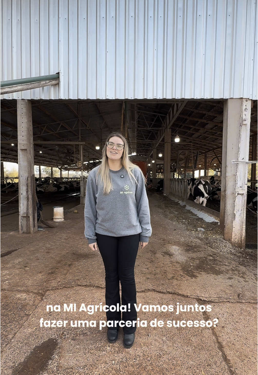 Transformamos realidades no campo! 🤩💚 👉🏻 Canzil com sistema de travamento e destravamento simultâneo , com salva-vaca para garantir a segurança  👉🏻 Camas adaptáveis  👉🏻 Suporte diário  #gadoleiteiro #riograndedosul #bebamaisleite #solucao #sosagro #agroétop #agrobrasil #agricultura #pecuarialeiteira🇧🇷🐄🌿🚜💚  @Suélen | Fissura Lábio Palatal 